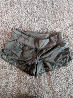 Lululemon Camo Speed Shorts 2.5 Inseam